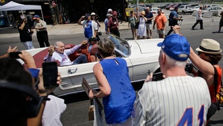 Next Story Image: Fete the Mets: 1969 club honored with parade, keys to NYC